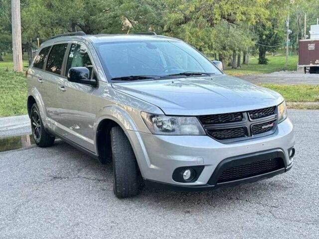 Серый Додж Джорни, объемом двигателя 3.6 л и пробегом 75 тыс. км за 2400 $, фото 5 на Automoto.ua