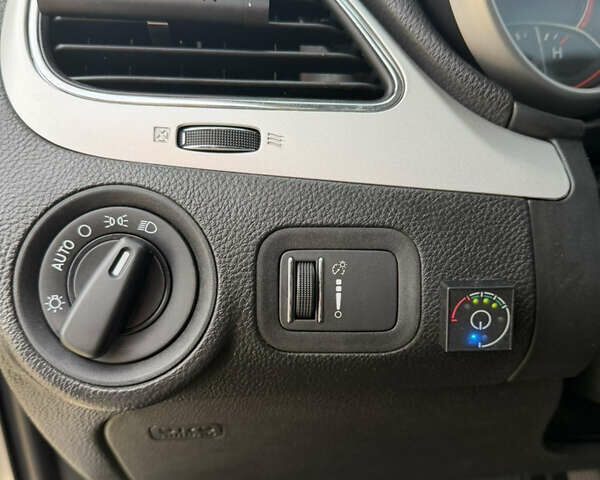 Сірий Додж Джорні, об'ємом двигуна 2.36 л та пробігом 137 тис. км за 14000 $, фото 14 на Automoto.ua