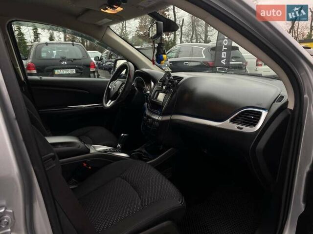 Серый Додж Джорни, объемом двигателя 2.36 л и пробегом 97 тыс. км за 11490 $, фото 23 на Automoto.ua