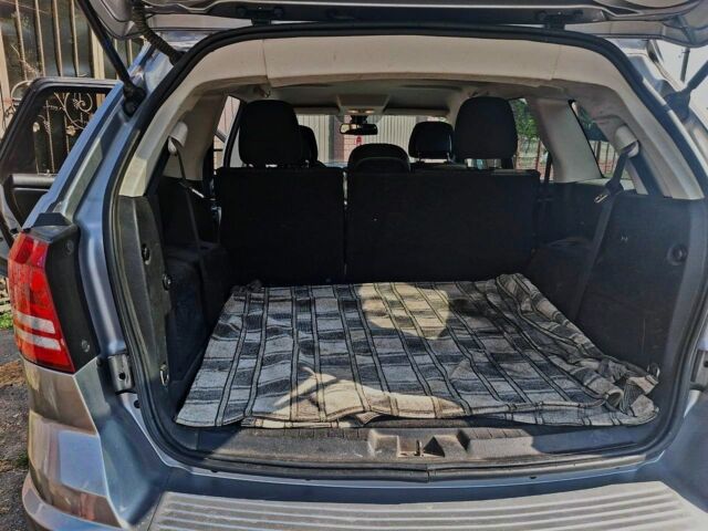 Серый Додж Джорни, объемом двигателя 2.4 л и пробегом 60 тыс. км за 12500 $, фото 7 на Automoto.ua