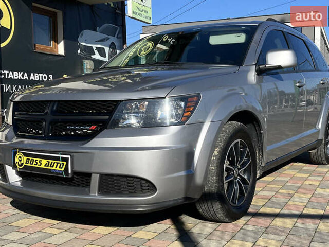 Серый Додж Джорни, объемом двигателя 2.36 л и пробегом 123 тыс. км за 13150 $, фото 2 на Automoto.ua