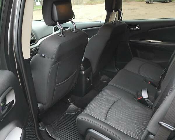 Серый Додж Джорни, объемом двигателя 2.36 л и пробегом 105 тыс. км за 13000 $, фото 7 на Automoto.ua