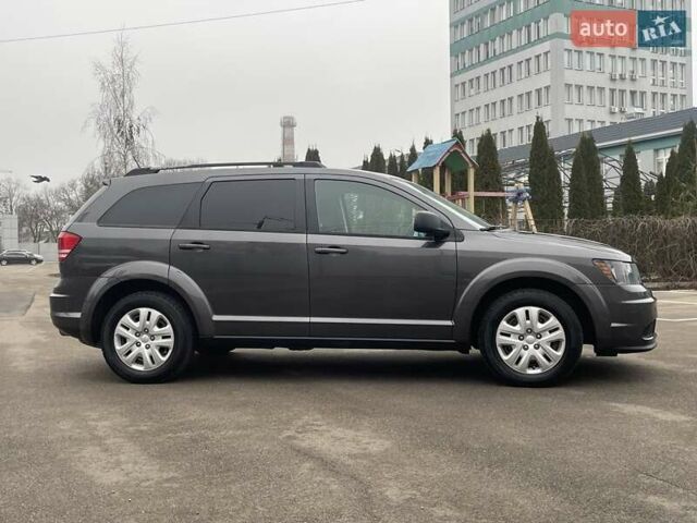 Серый Додж Джорни, объемом двигателя 2.36 л и пробегом 105 тыс. км за 12999 $, фото 3 на Automoto.ua