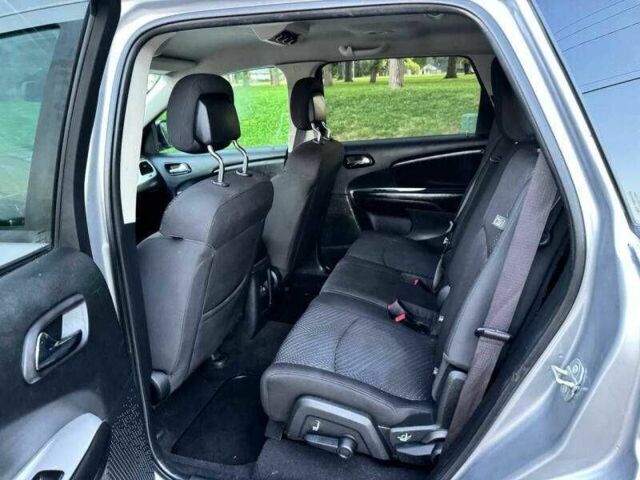 Серый Додж Джорни, объемом двигателя 3.6 л и пробегом 75 тыс. км за 2400 $, фото 15 на Automoto.ua