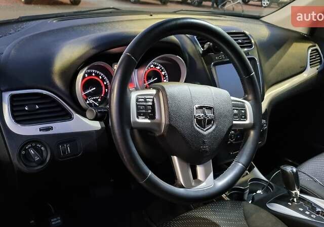 Серый Додж Джорни, объемом двигателя 2.4 л и пробегом 176 тыс. км за 11800 $, фото 8 на Automoto.ua