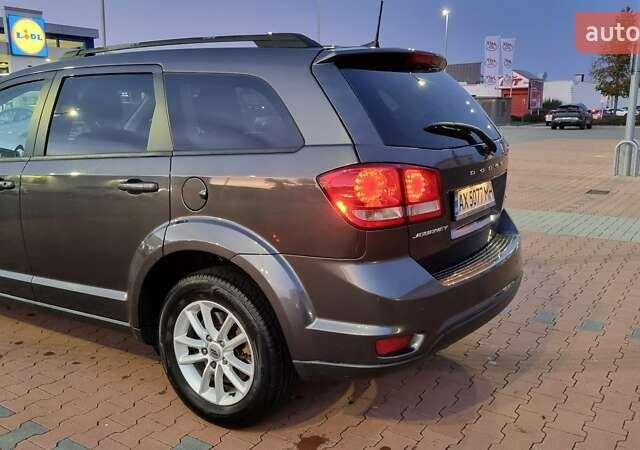 Серый Додж Джорни, объемом двигателя 2.4 л и пробегом 176 тыс. км за 11800 $, фото 1 на Automoto.ua