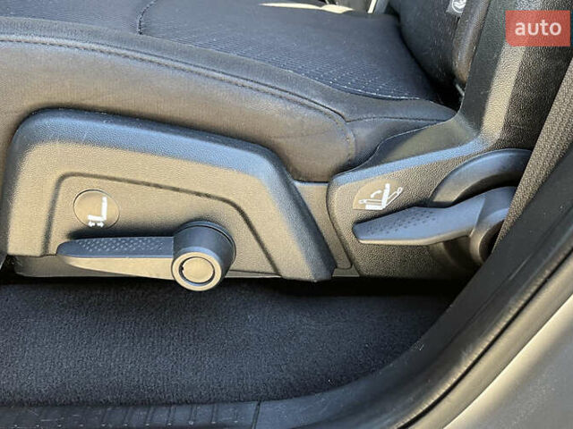 Серый Додж Джорни, объемом двигателя 2.36 л и пробегом 123 тыс. км за 13150 $, фото 16 на Automoto.ua