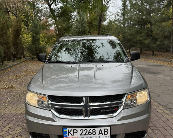 Серый Додж Джорни, объемом двигателя 2.4 л и пробегом 177 тыс. км за 12999 $, фото 9 на Automoto.ua