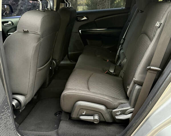 Серый Додж Джорни, объемом двигателя 2.4 л и пробегом 177 тыс. км за 12999 $, фото 15 на Automoto.ua