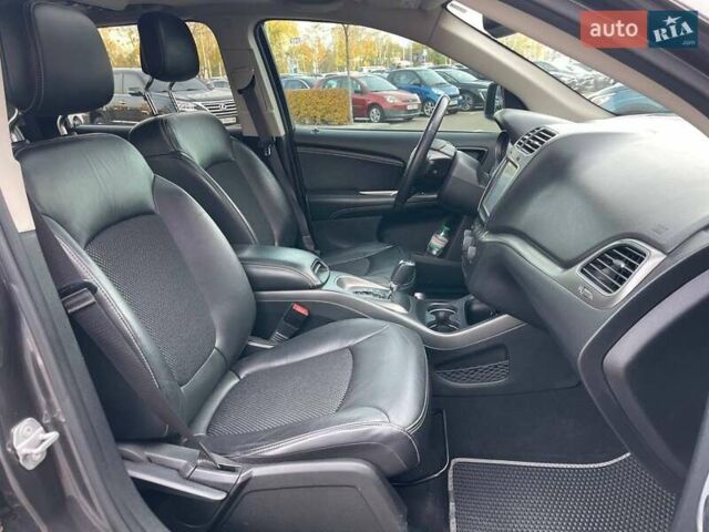 Серый Додж Джорни, объемом двигателя 3.61 л и пробегом 98 тыс. км за 17990 $, фото 11 на Automoto.ua