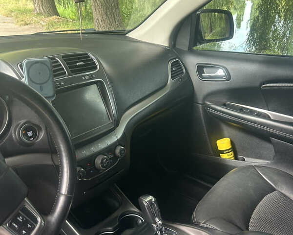 Серый Додж Джорни, объемом двигателя 3.6 л и пробегом 110 тыс. км за 12200 $, фото 8 на Automoto.ua