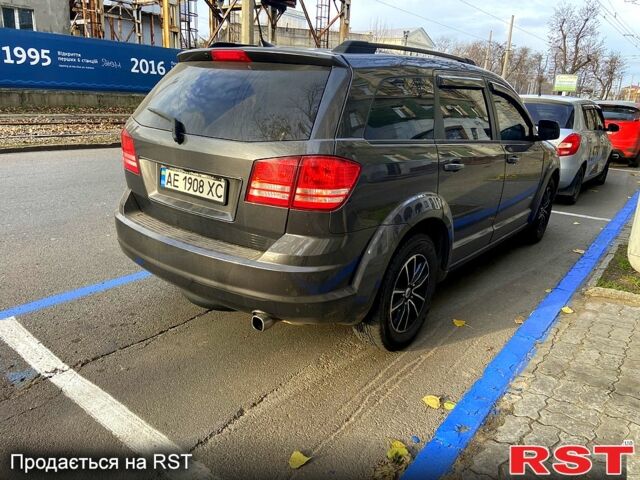 Серый Додж Джорни, объемом двигателя 2.4 л и пробегом 163 тыс. км за 11000 $, фото 2 на Automoto.ua