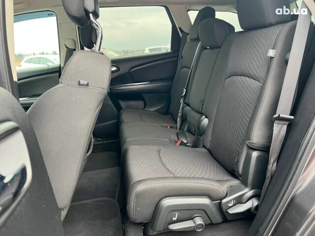 Серый Додж Джорни, объемом двигателя 2.4 л и пробегом 58 тыс. км за 13490 $, фото 33 на Automoto.ua