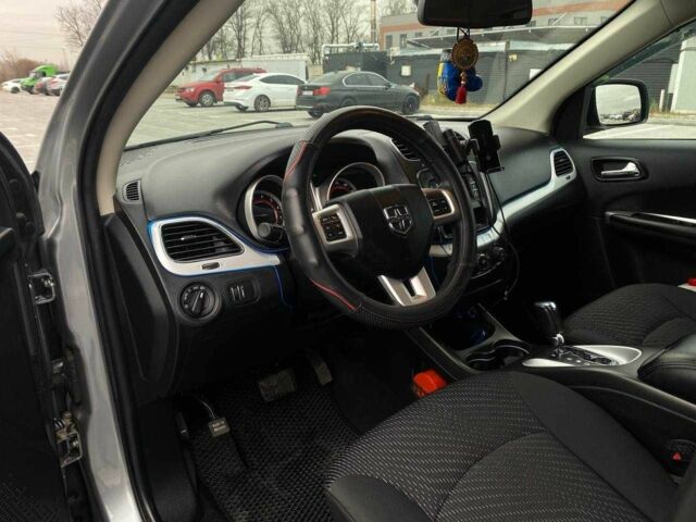 Серый Додж Джорни, объемом двигателя 2.4 л и пробегом 97 тыс. км за 11490 $, фото 10 на Automoto.ua