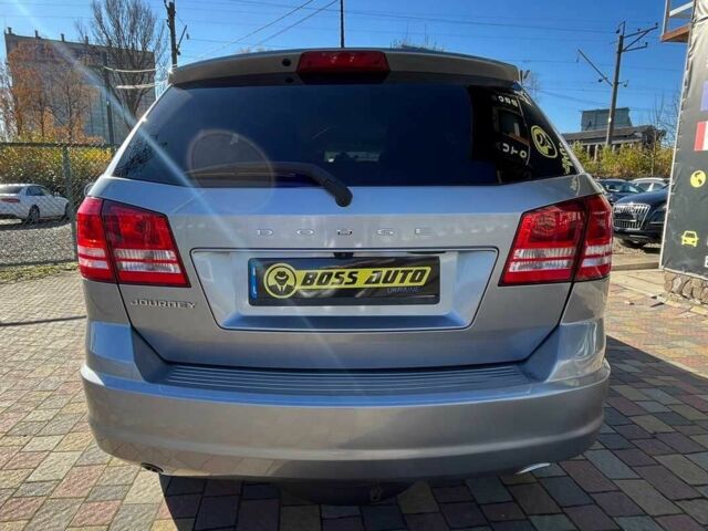 Серый Додж Джорни, объемом двигателя 2.4 л и пробегом 123 тыс. км за 13150 $, фото 5 на Automoto.ua