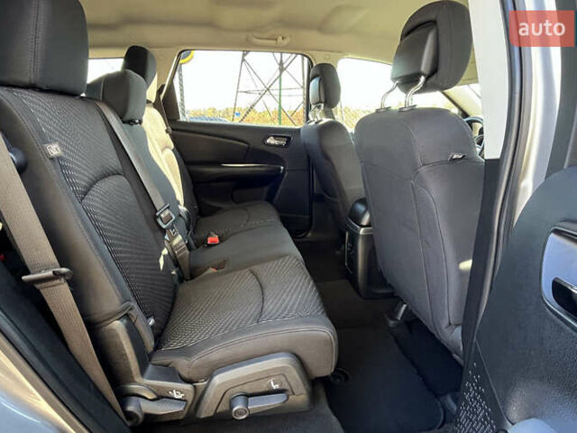 Серый Додж Джорни, объемом двигателя 2.36 л и пробегом 123 тыс. км за 13150 $, фото 24 на Automoto.ua