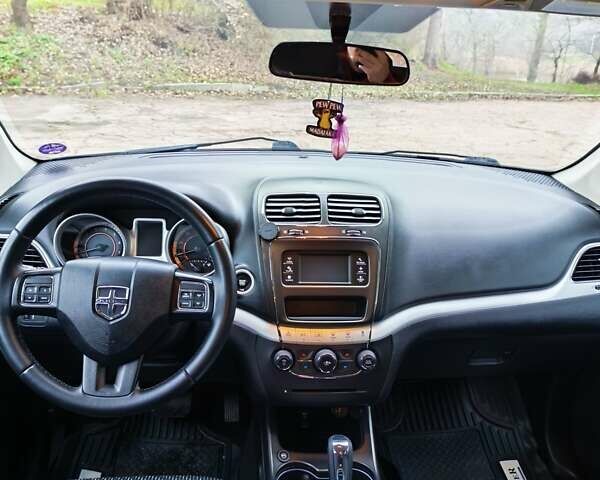 Серый Додж Джорни, объемом двигателя 2.36 л и пробегом 105 тыс. км за 13000 $, фото 6 на Automoto.ua