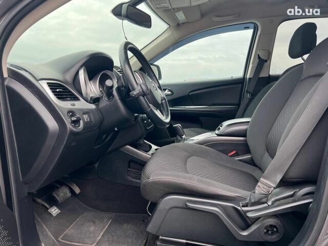 Серый Додж Джорни, объемом двигателя 2.4 л и пробегом 58 тыс. км за 13490 $, фото 18 на Automoto.ua