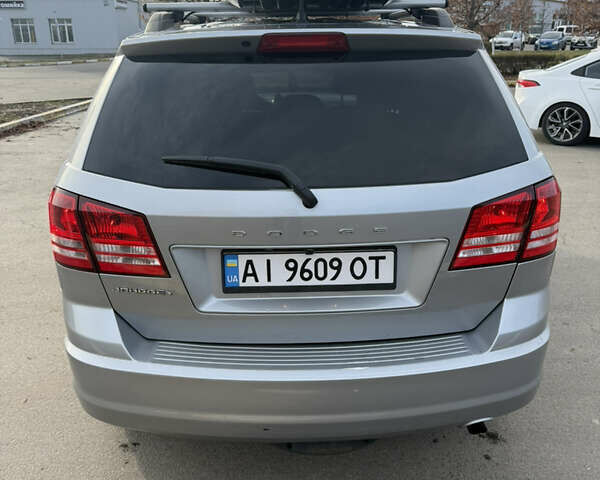 Сірий Додж Джорні, об'ємом двигуна 2.36 л та пробігом 137 тис. км за 14000 $, фото 4 на Automoto.ua