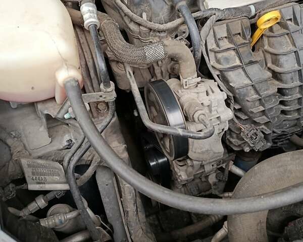 Сірий Додж Джорні, об'ємом двигуна 2.36 л та пробігом 175 тис. км за 12455 $, фото 10 на Automoto.ua