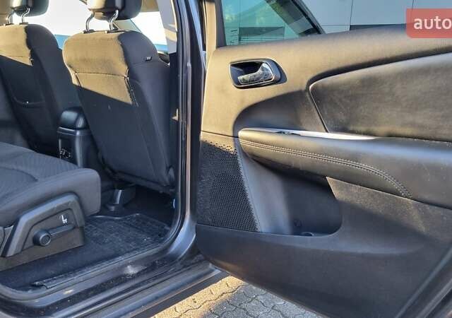 Серый Додж Джорни, объемом двигателя 2.4 л и пробегом 176 тыс. км за 11800 $, фото 16 на Automoto.ua