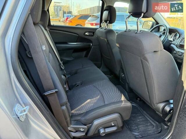 Серый Додж Джорни, объемом двигателя 2.36 л и пробегом 108 тыс. км за 12799 $, фото 26 на Automoto.ua