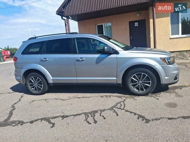 Серый Додж Джорни, объемом двигателя 2.36 л и пробегом 60 тыс. км за 12500 $, фото 6 на Automoto.ua
