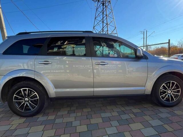 Серый Додж Джорни, объемом двигателя 2.4 л и пробегом 123 тыс. км за 13150 $, фото 7 на Automoto.ua