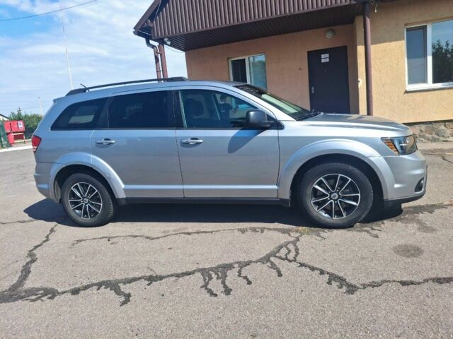 Серый Додж Джорни, объемом двигателя 2.4 л и пробегом 60 тыс. км за 12500 $, фото 3 на Automoto.ua