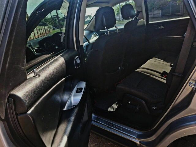 Серый Додж Джорни, объемом двигателя 2.4 л и пробегом 60 тыс. км за 12500 $, фото 6 на Automoto.ua