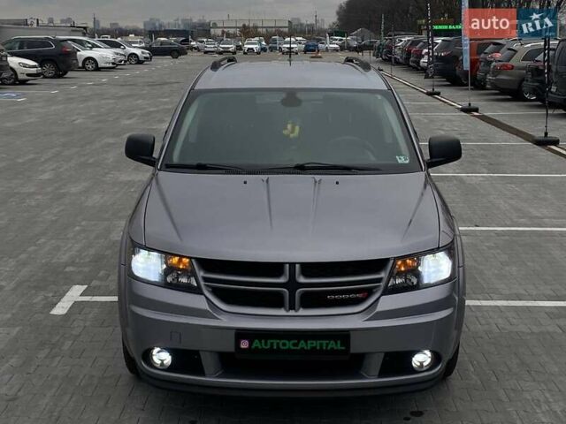 Серый Додж Джорни, объемом двигателя 2.36 л и пробегом 97 тыс. км за 11490 $, фото 6 на Automoto.ua