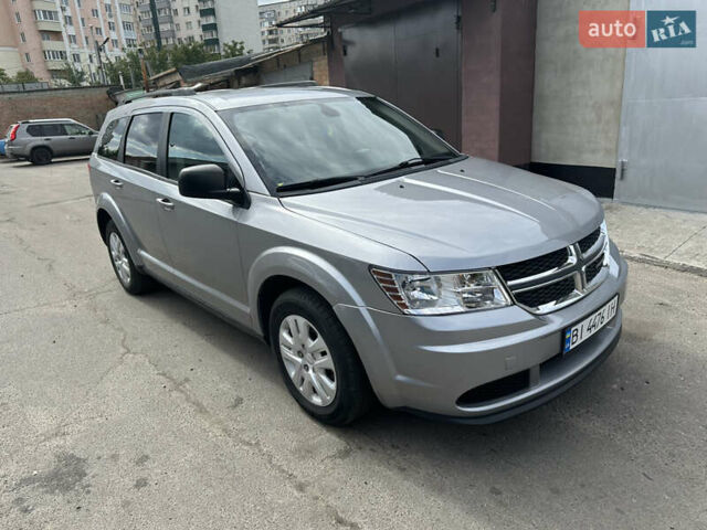 Серый Додж Джорни, объемом двигателя 2.36 л и пробегом 62 тыс. км за 11500 $, фото 2 на Automoto.ua
