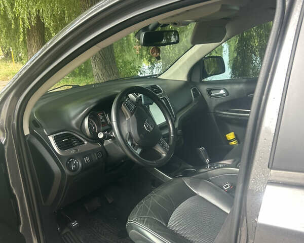 Серый Додж Джорни, объемом двигателя 3.6 л и пробегом 110 тыс. км за 12200 $, фото 6 на Automoto.ua