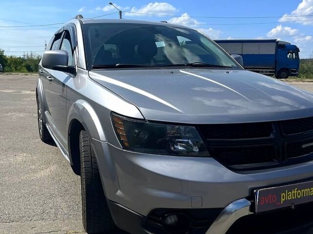 Серый Додж Джорни, объемом двигателя 3.6 л и пробегом 142 тыс. км за 13200 $, фото 4 на Automoto.ua