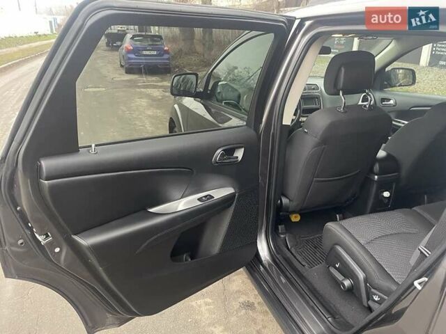 Серый Додж Джорни, объемом двигателя 2.36 л и пробегом 105 тыс. км за 12999 $, фото 9 на Automoto.ua