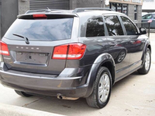 Сірий Додж Джорні, об'ємом двигуна 2.4 л та пробігом 33 тис. км за 11500 $, фото 4 на Automoto.ua