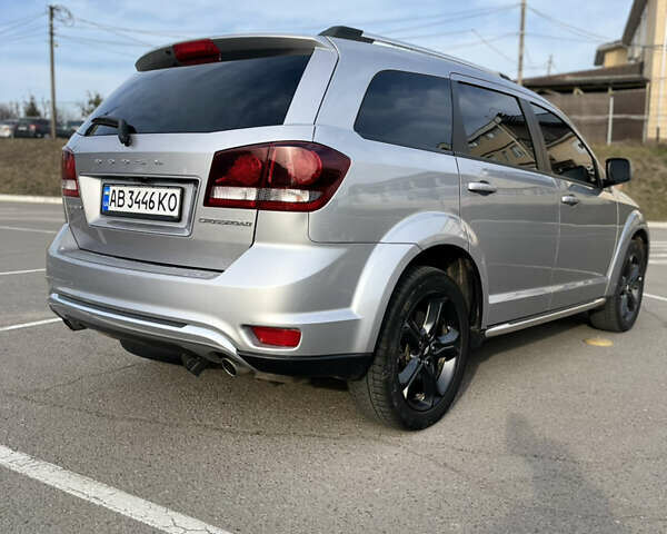 Серый Додж Джорни, объемом двигателя 3.6 л и пробегом 180 тыс. км за 14300 $, фото 1 на Automoto.ua