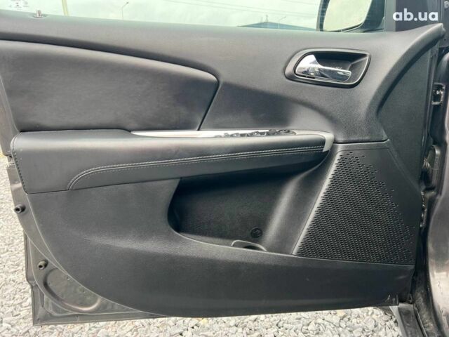 Серый Додж Джорни, объемом двигателя 2.4 л и пробегом 58 тыс. км за 13490 $, фото 14 на Automoto.ua