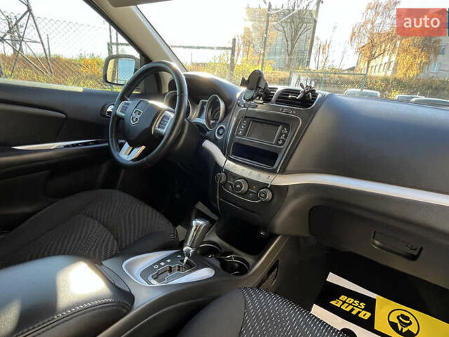 Серый Додж Джорни, объемом двигателя 2.36 л и пробегом 123 тыс. км за 13150 $, фото 15 на Automoto.ua