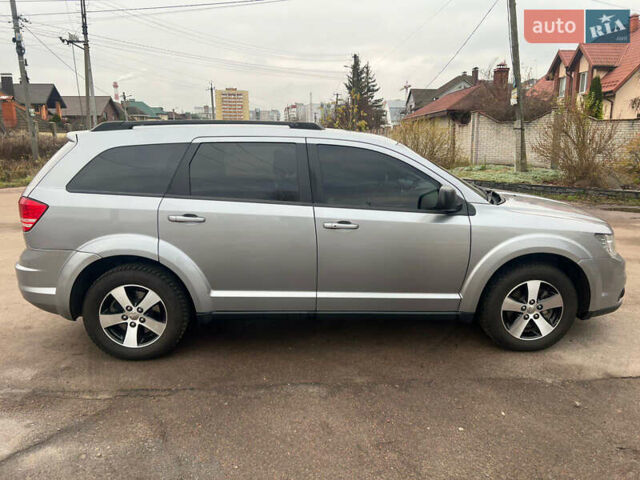 Серый Додж Джорни, объемом двигателя 2.4 л и пробегом 112 тыс. км за 13000 $, фото 2 на Automoto.ua