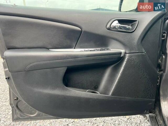 Сірий Додж Джорні, об'ємом двигуна 2.4 л та пробігом 58 тис. км за 13390 $, фото 14 на Automoto.ua