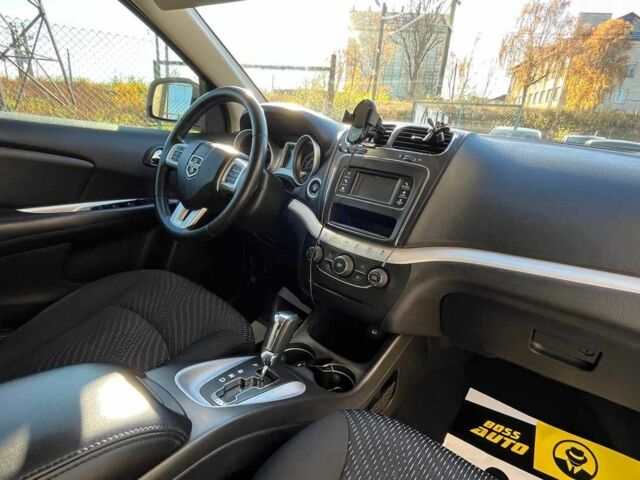 Серый Додж Джорни, объемом двигателя 2.4 л и пробегом 123 тыс. км за 13150 $, фото 15 на Automoto.ua