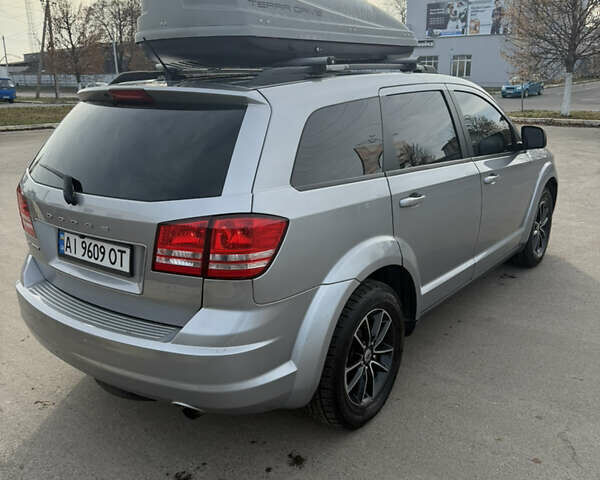 Сірий Додж Джорні, об'ємом двигуна 2.36 л та пробігом 137 тис. км за 14000 $, фото 5 на Automoto.ua