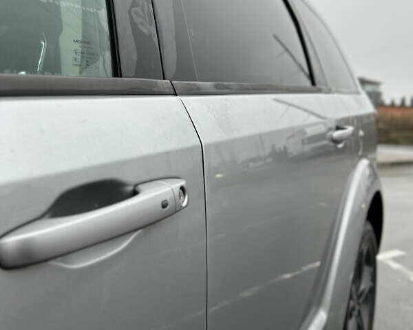 Серый Додж Джорни, объемом двигателя 3.6 л и пробегом 109 тыс. км за 14500 $, фото 4 на Automoto.ua