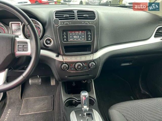 Сірий Додж Джорні, об'ємом двигуна 2.4 л та пробігом 58 тис. км за 13390 $, фото 25 на Automoto.ua