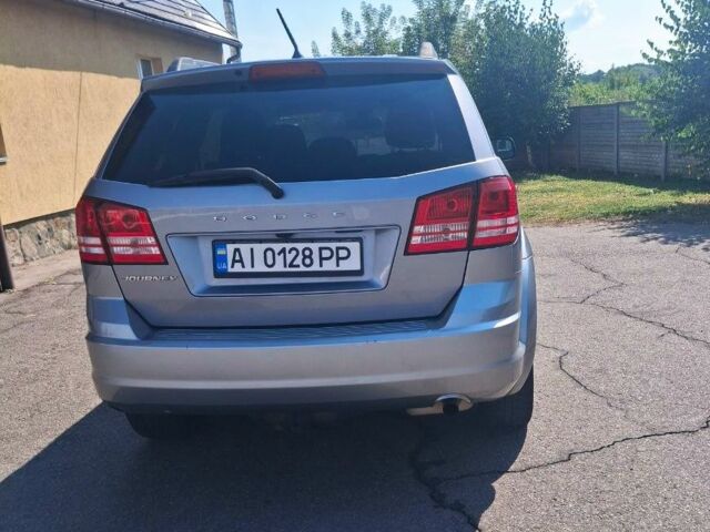 Серый Додж Джорни, объемом двигателя 2.4 л и пробегом 60 тыс. км за 12500 $, фото 4 на Automoto.ua