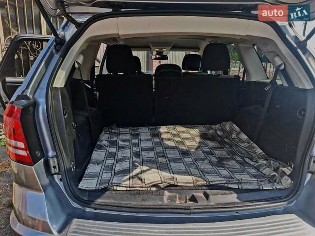 Серый Додж Джорни, объемом двигателя 2.36 л и пробегом 60 тыс. км за 12500 $, фото 7 на Automoto.ua