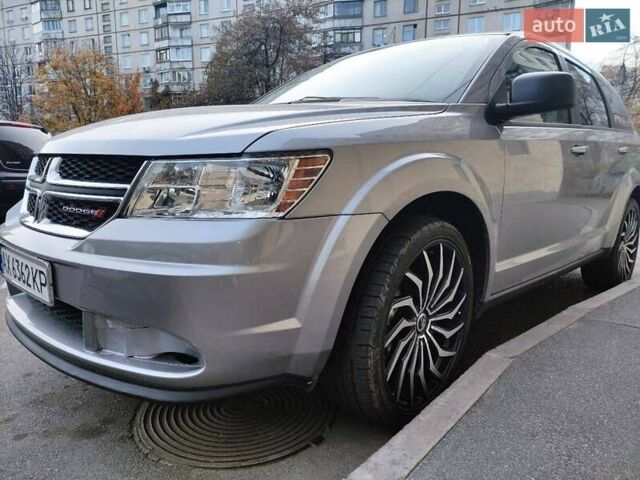 Сірий Додж Джорні, об'ємом двигуна 2.36 л та пробігом 115 тис. км за 11900 $, фото 1 на Automoto.ua