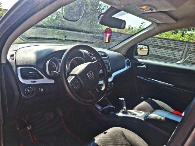 Серый Додж Джорни, объемом двигателя 2.4 л и пробегом 60 тыс. км за 12500 $, фото 5 на Automoto.ua