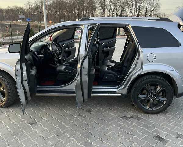 Серый Додж Джорни, объемом двигателя 3.6 л и пробегом 180 тыс. км за 14300 $, фото 24 на Automoto.ua